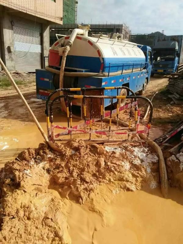 梁子湖工地淤泥清淤