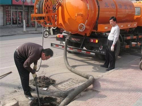 梁子湖清掏化粪池，健康生活从这里开始